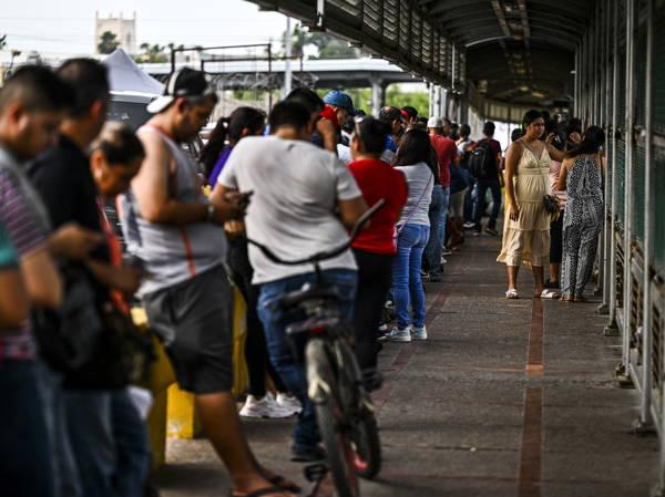 Judge issues ruling that protects a migrant shelter that Texas sought to close